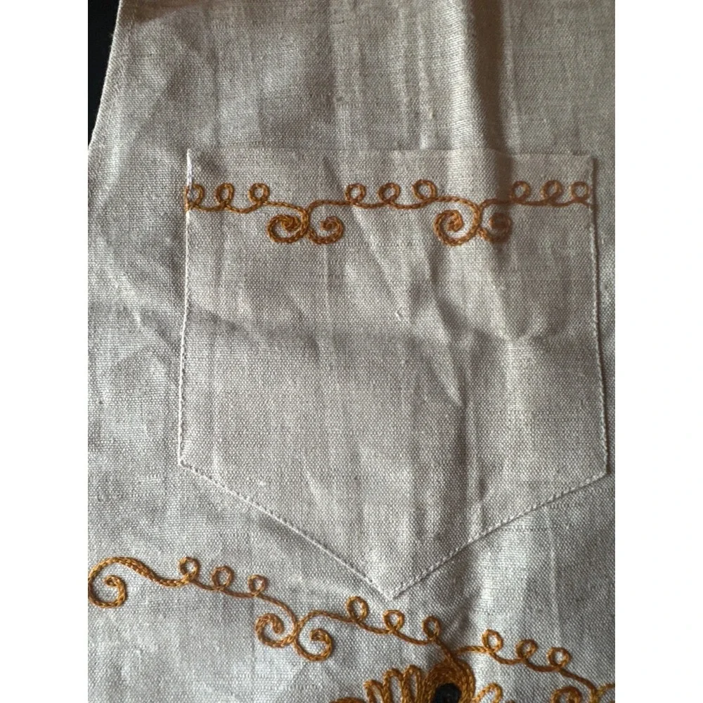 Red Tan Full‎ Apron Embroidered Dutch Ruffle Pockets